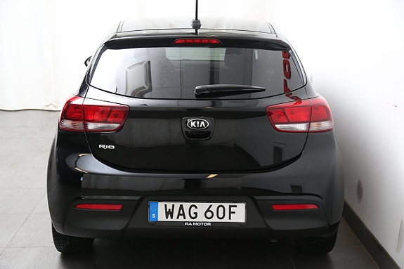 Kia Rio 7 of 22
