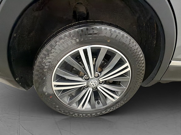 Volkswagen Tiguan 28 of 29