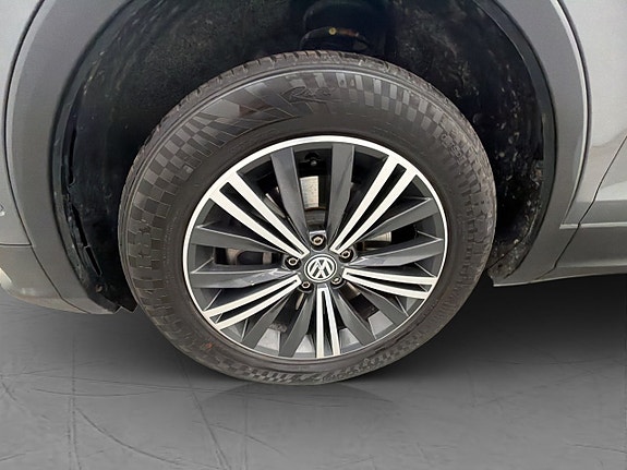 Volkswagen Tiguan 26 of 29