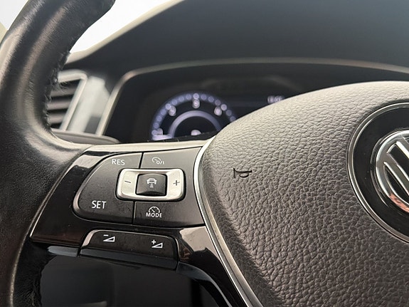 Volkswagen Tiguan 16 of 29