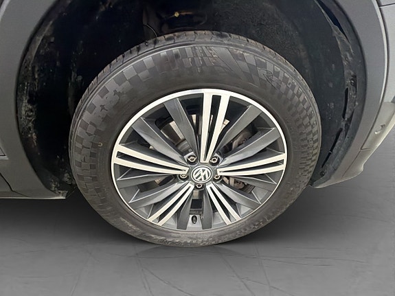 Volkswagen Tiguan 29 of 29