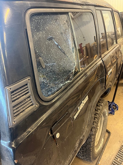 Toyota Land Cruiser 3 of 6