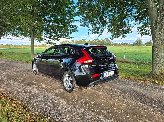 Volvo V40 3 of 10