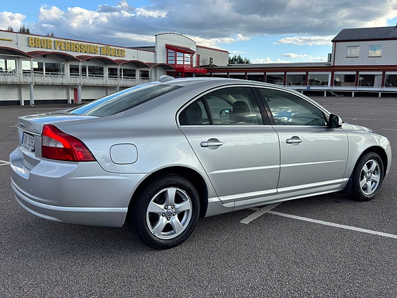 Volvo S80 4 of 14
