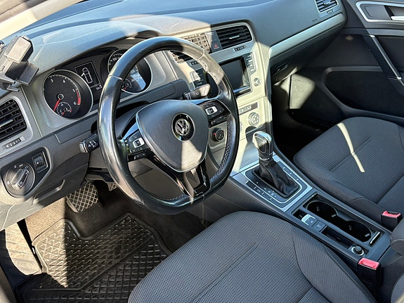 Volkswagen Golf VII 8 of 11