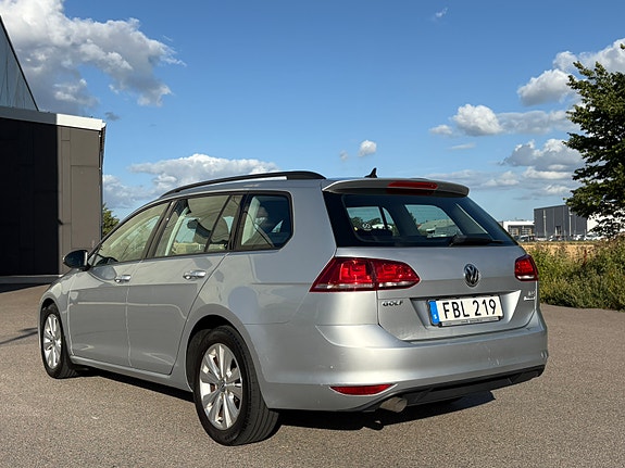Volkswagen Golf VII 6 of 11
