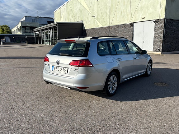 Volkswagen Golf VII 4 of 11