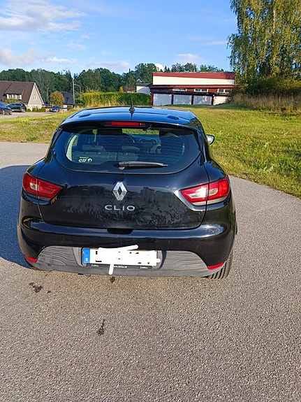 Renault Clio 2 of 8