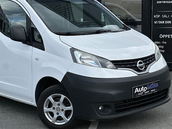 Nissan NV200 4 of 19