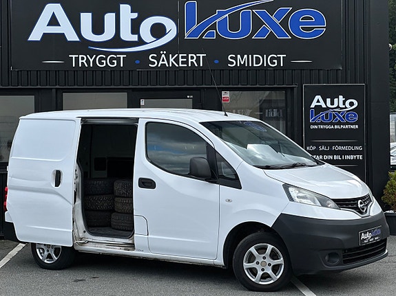 Nissan NV200 5 of 19