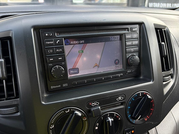 Nissan NV200 11 of 19