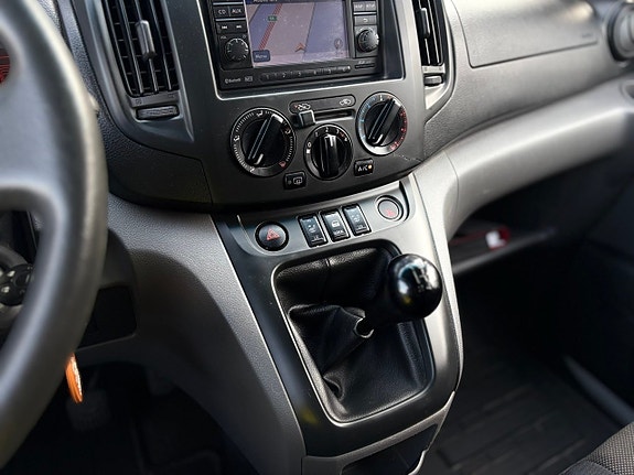 Nissan NV200 16 of 19