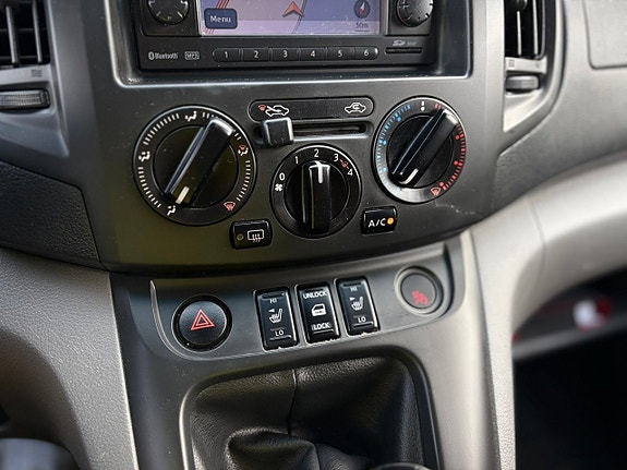 Nissan NV200 14 of 19