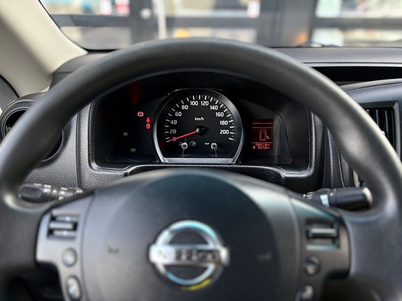 Nissan NV200 17 of 19