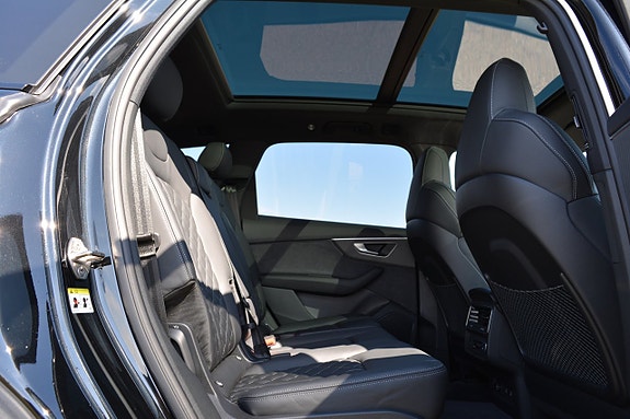Audi Q7 25 of 30