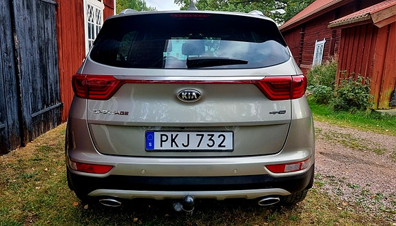 Kia Sportage 2 of 8
