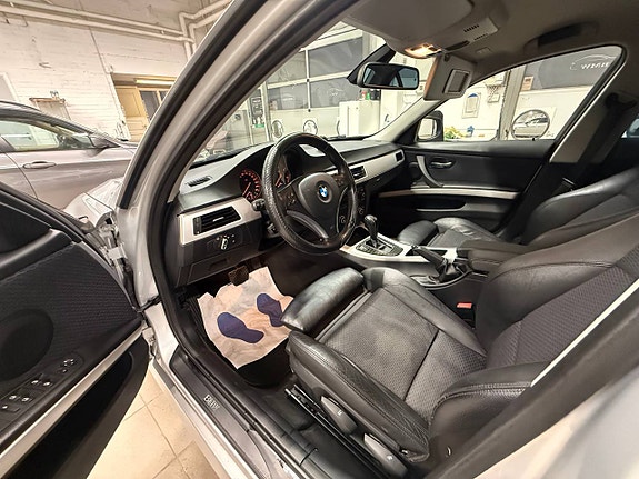 BMW 320d 8 of 12