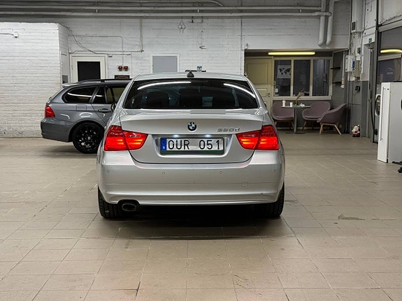 BMW 320d 4 of 12