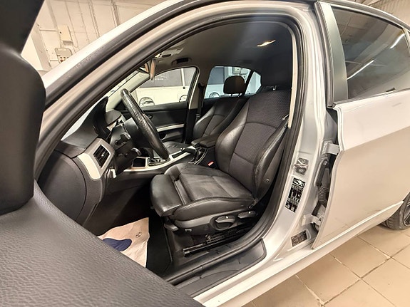 BMW 320d 9 of 12