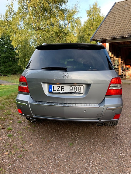 Mercedes-Benz GLK220 2 of 16