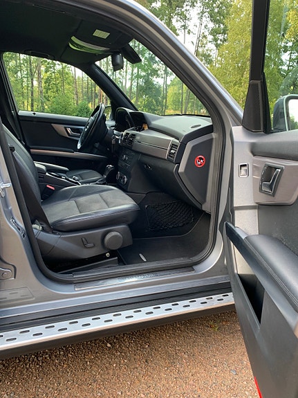 Mercedes-Benz GLK220 6 of 16