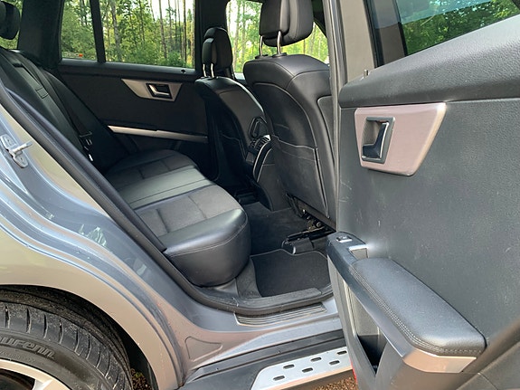 Mercedes-Benz GLK220 7 of 16