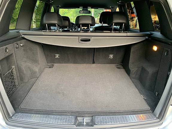 Mercedes-Benz GLK220 9 of 16