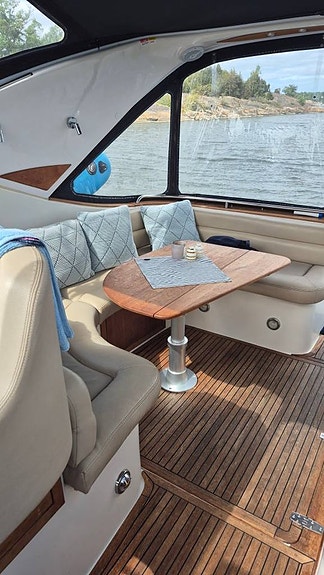 RESERVERAD Westline 34 Targa 2 x Volvo Penta D4 5 of 12