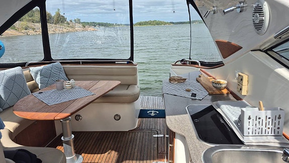 RESERVERAD Westline 34 Targa 2 x Volvo Penta D4 7 of 12
