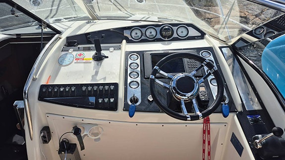 RESERVERAD Westline 34 Targa 2 x Volvo Penta D4 6 of 12