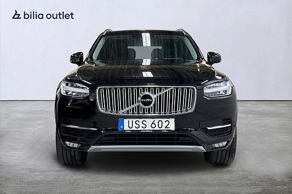 Volvo XC90 3 of 29