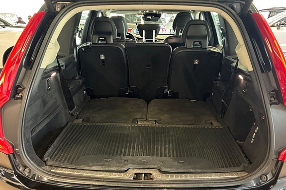 Volvo XC90 10 of 29