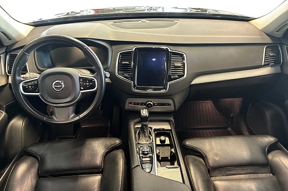 Volvo XC90 12 of 29