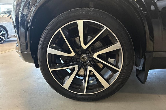 Volvo XC90 11 of 29
