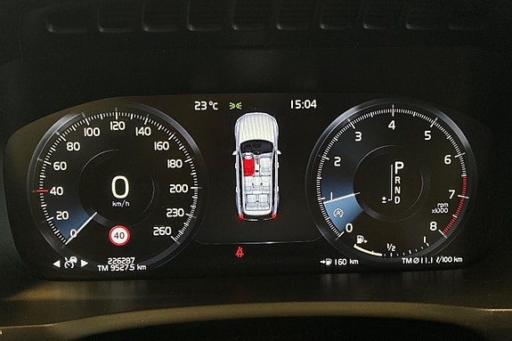 Volvo XC90 18 of 29