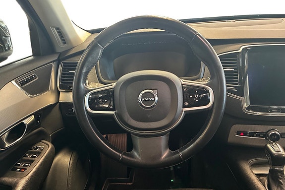 Volvo XC90 17 of 29