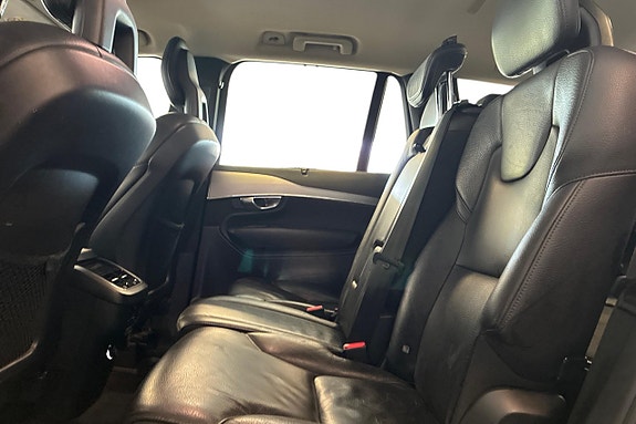 Volvo XC90 14 of 29