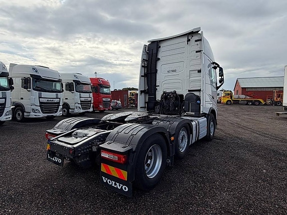 Volvo FH 6X2 8697 10 of 21