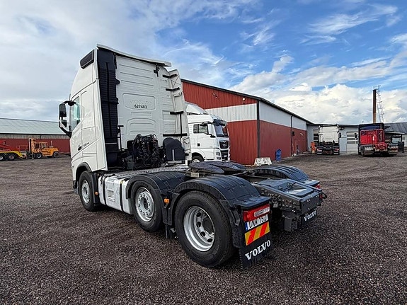 Volvo FH 6X2 8697 11 of 21
