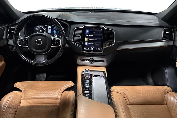 Volvo XC90 12 of 30