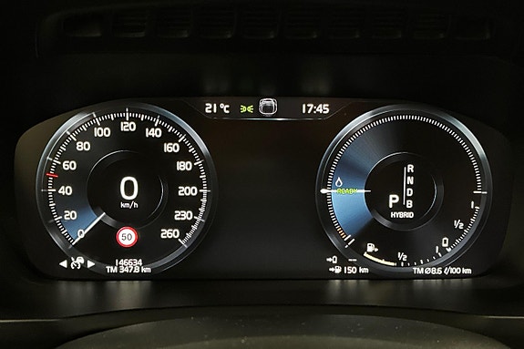 Volvo XC90 18 of 30