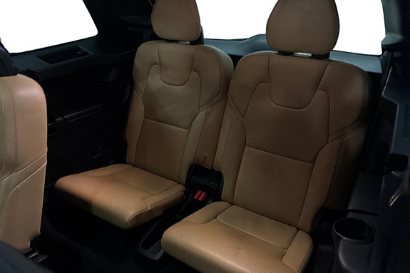 Volvo XC90 15 of 30