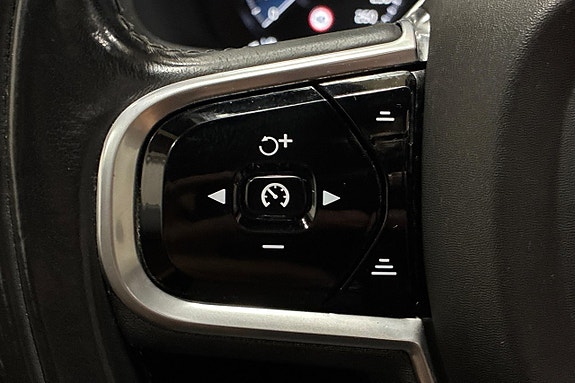 Volvo XC90 25 of 30