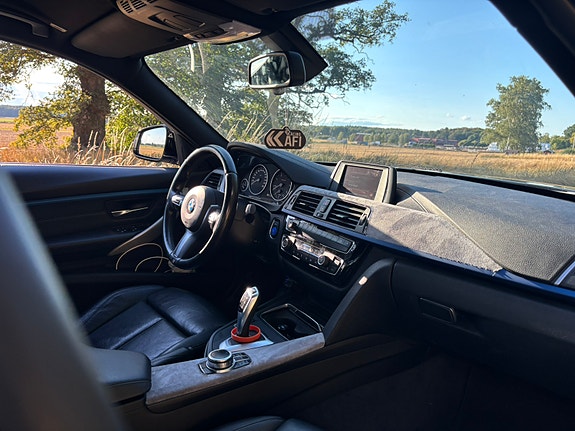 BMW 320d 4 of 6