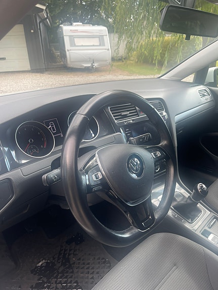 Volkswagen Golf VII 2 of 5