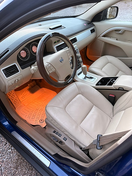 Volvo XC70 7 of 14