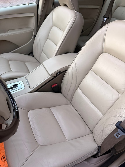 Volvo XC70 8 of 14