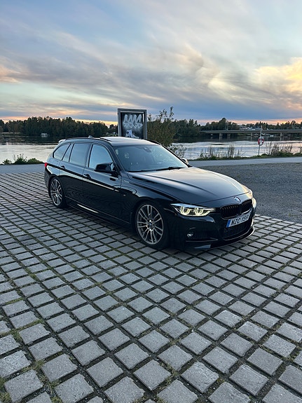 BMW 330d 7 of 17
