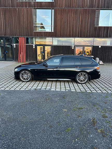 BMW 330d 2 of 17