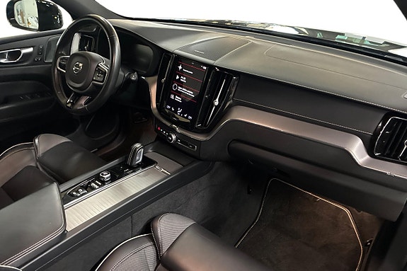 Volvo XC60 14 of 29